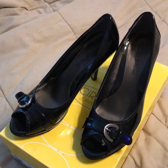 Joan & David Patent Leather Shoes - Picture 6 of 6